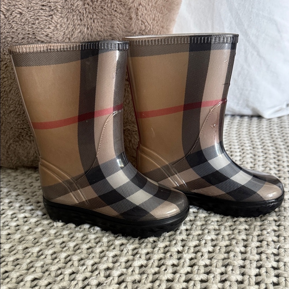 Kids Burberry Plaid Rain Boats